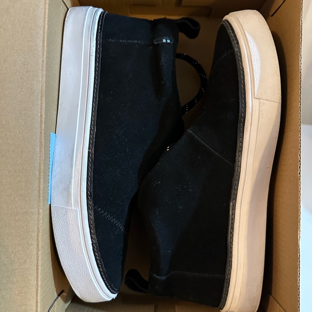 Toms Riley Suede Shoes - Picture 2 of 4